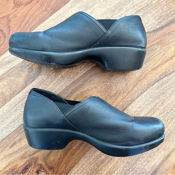 Dansko Arden slip on comfort clogs - Picture 4 of 9